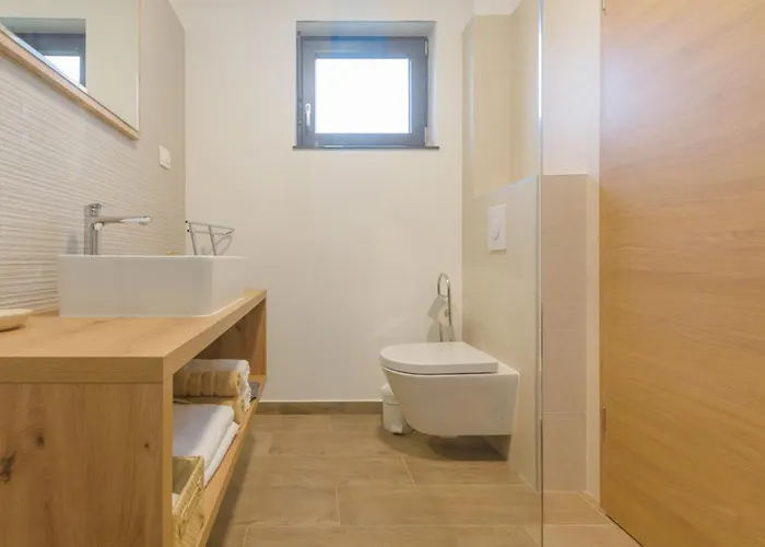 Hana Вилла Пула