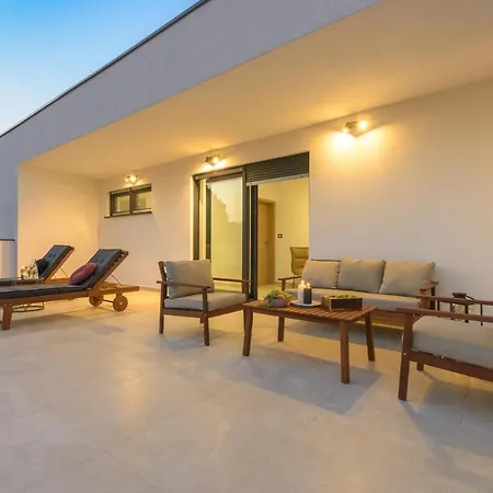 Hana Villa Pula